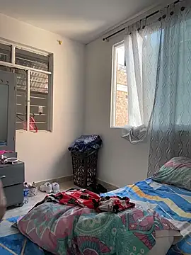 Snapshot of Elena222_ chatting on December 13, 7:53 pm Elena222 online show from December 13, 7:53 pm