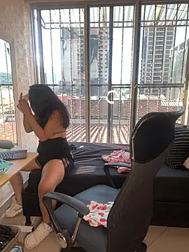 Little Amber6 online show from December 8, 8:47 pm