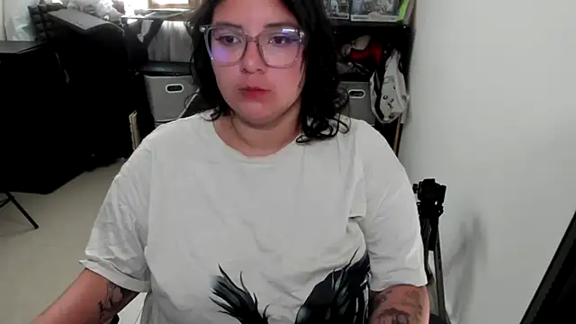 aika-dreams online show from November 6, 1:34 pm