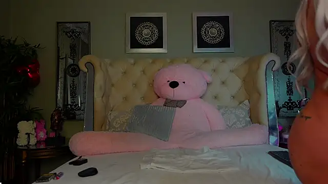 Snapshot of Squirt_Tanya chatting on January 23, 11:36 pm Squirt Tanya online show from January 23, 11:36 pm