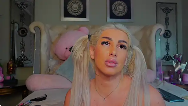 Snapshot of Squirt_Tanya chatting on January 30, 5:52 am Squirt Tanya online show from January 30, 5:52 am