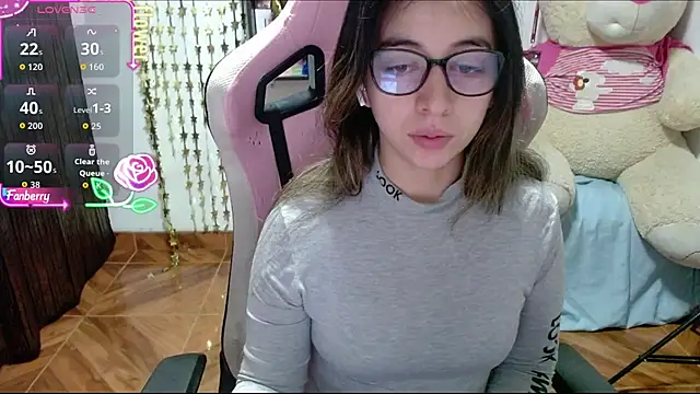 Maggie Fox3 online show from October 17, 12:47 am