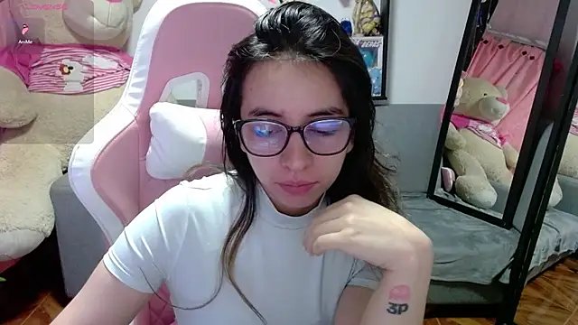 Maggie Fox3 online show from March 2, 2:47 am