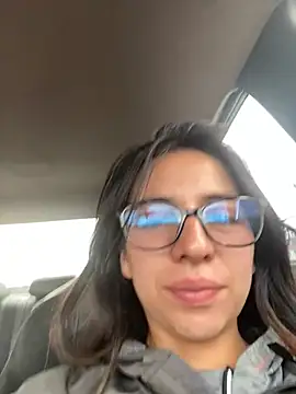 Maggie Fox3 online show from April 10, 6:56 pm