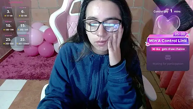Snapshot of Maggie_Fox3 chatting on June 16, 5:32 am Maggie Fox3 online show from June 16, 5:32 am