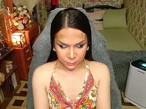 Snapshot of XxAnemone69xX chatting on December 1, 7:46 am XxAnemone69xX online show from December 1, 7:46 am