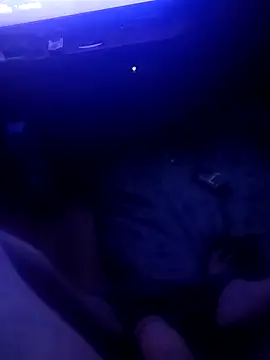 Snapshot of tubing0101 chatting on December 20, 1:45 am tubing0101 online show from December 20, 1:45 am