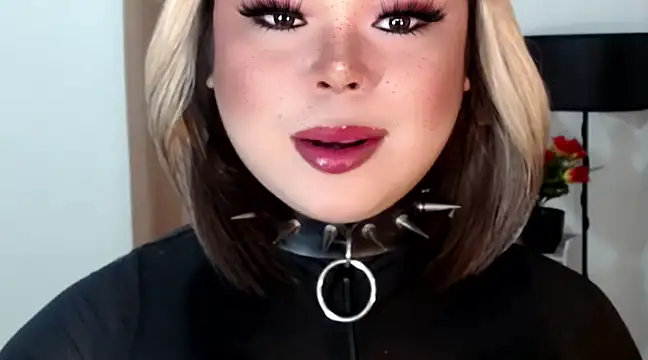 Snapshot of Mistress_DOMnicaaxx chatting on March 7, 2:46 am Mistress DOMnicaaxx online show from March 7, 2:46 am