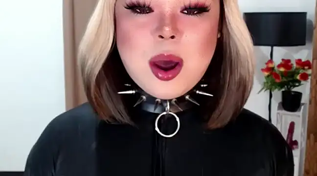 Snapshot of Mistress_DOMnicaaxx chatting on March 9, 4:55 pm Mistress DOMnicaaxx online show from March 9, 4:55 pm