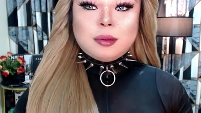 Snapshot of Mistress_DOMnicaaxx chatting on September 14, 6:18 pm Mistress DOMnicaaxx online show from September 14, 6:18 pm