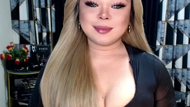 Snapshot of Mistress_DOMnicaaxx chatting on December 3, 1:53 pm Mistress DOMnicaaxx online show from December 3, 1:53 pm