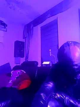 Crystalbitchx online show from December 2, 11:29 pm