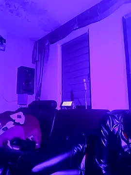 Crystalbitchx online show from December 21, 11:56 pm