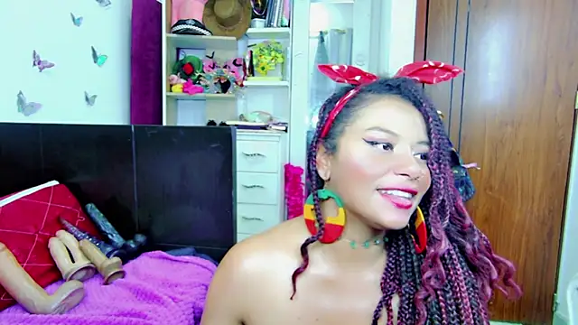 Snapshot of Naasha_ chatting on February 16, 8:33 pm Naasha online show from February 16, 8:33 pm
