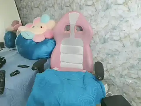 manuhela18 online show from March 22, 1:32 am