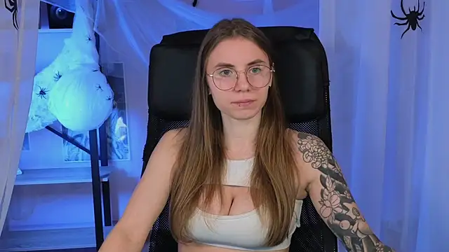 Snapshot of _AnnaStark_ chatting on October 30, 8:31 pm AnnaStark online show from October 30, 8:31 pm