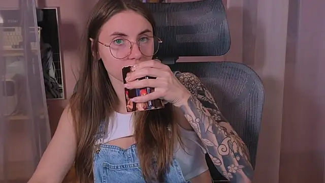 Snapshot of _AnnaStark_ chatting on November 5, 6:41 pm AnnaStark online show from November 5, 6:41 pm