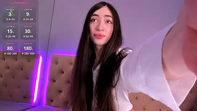 NickieRainer online show from December 6, 7:43 am
