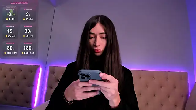 NickieRainer online show from March 13, 4:27 am