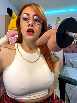 Luna Paris  online show from October 28, 2:20 pm