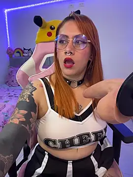 Snapshot of Luna_Paris_ chatting on April 17, 11:19 pm Luna Paris online show from April 17, 11:19 pm