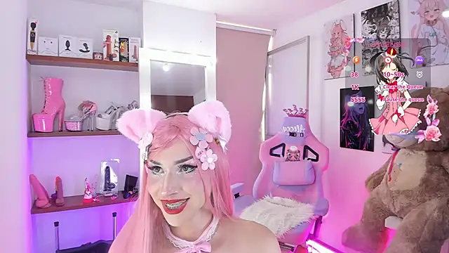 Snapshot of alessandrathedoll chatting on February 4, 9:20 pm alessandrathedoll online show from February 4, 9:20 pm