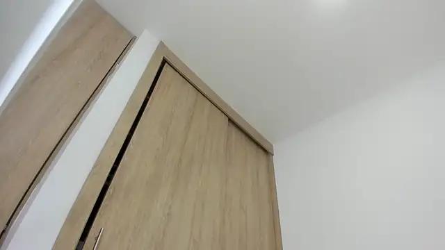 candyhotsquirt xx online show from October 9, 11:03 pm