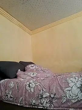 Snapshot of SweetAppleCandyxx chatting on December 5, 7:50 am SweetAppleCandyxx online show from December 5, 7:50 am