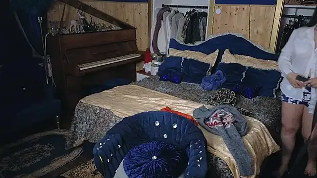 VanessaDoyle online show from December 15, 3:55 am