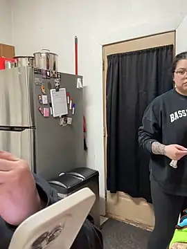 drizzypeach602 online show from April 19, 2:33 am