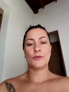 Snapshot of Verito_hot chatting on February 22, 6:19 pm Verito hot online show from February 22, 6:19 pm