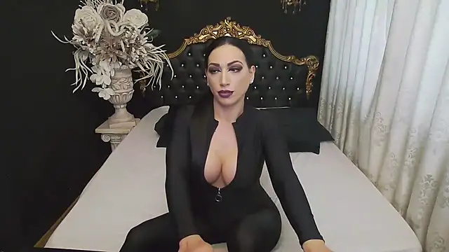 Snapshot of MichaelaDark chatting on January 6, 7:31 am MichaelaDark online show from January 6, 7:31 am
