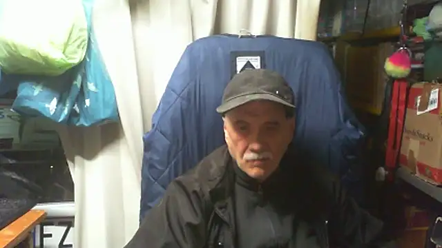 nonnomaturobisex online show from April 15, 5:09 pm