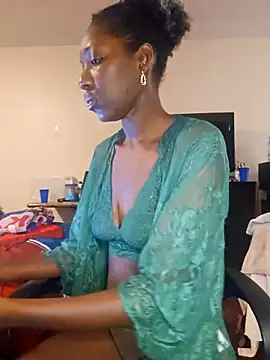 Snapshot of oliviaprettypussy chatting on October 23, 1:43 pm oliviaprettypussy online show from October 23, 1:43 pm