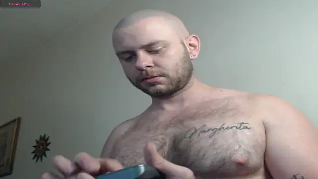 Snapshot of TONY_WHITE_7 chatting on April 28, 2:21 am TONY WHITE 7 online show from April 28, 2:21 am