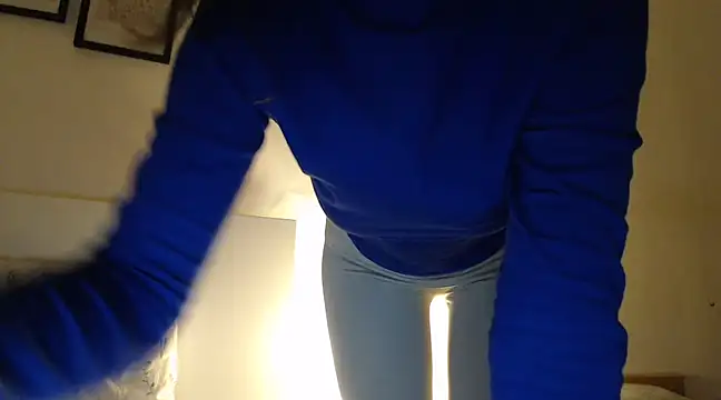 ocean eyess  online show from January 14, 10:12 pm