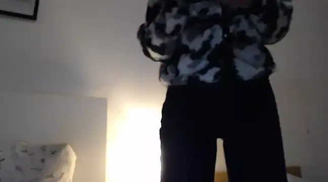 ocean eyess  online show from February 19, 9:47 pm