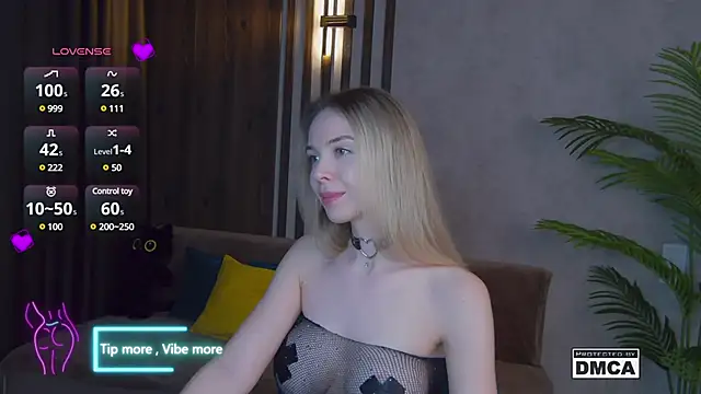 Holl1Would online show from March 2, 10:59 pm