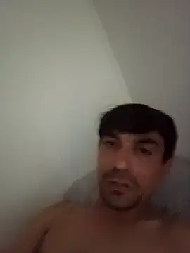Snapshot of Ths005 chatting on April 6, 4:32 am Ths005 online show from April 6, 4:32 am
