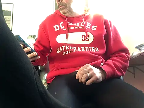 Snapshot of louh261 chatting on October 1, 8:20 am louh261 online show from October 1, 8:20 am