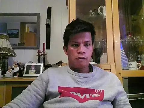 SweetasianHugoxxx online show from November 12, 12:16 pm