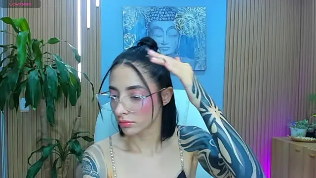 barbie scoth  online show from April 2, 11:24 pm