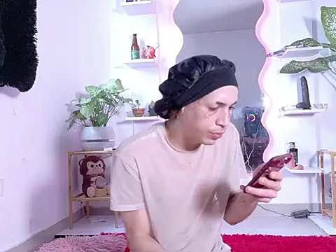 Snapshot of hairy21dick chatting on May 5, 12:46 pm hairy21dick online show from May 5, 12:46 pm