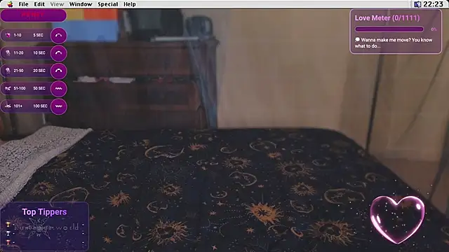 Snapshot of Kryptosworld chatting on February 2, 9:24 pm Kryptosworld online show from February 2, 9:24 pm