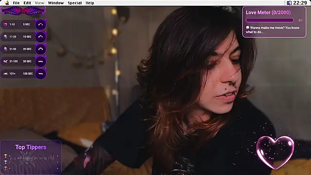 Snapshot of Kryptosworld chatting on February 5, 9:30 pm Kryptosworld online show from February 5, 9:30 pm