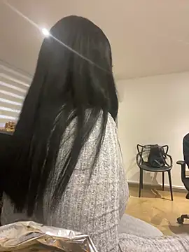 MelanyShayk online show from March 8, 12:30 pm