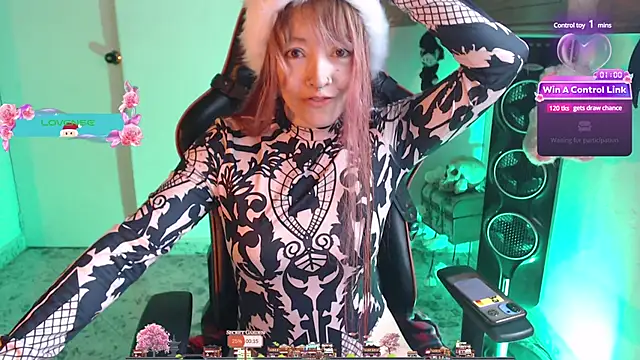 pink-2022 online show from December 24, 2:12 pm