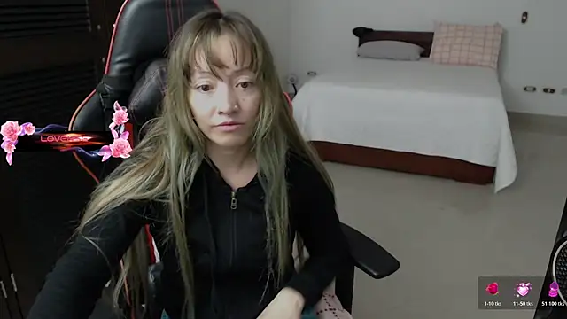 pink-2022 online show from January 15, 5:05 pm