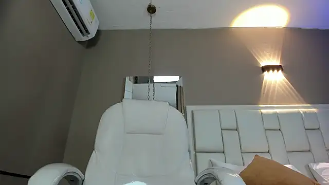 Snapshot of _BunnyNaugthy chatting on October 23, 12:15 pm BunnyNaugthy online show from October 23, 12:15 pm