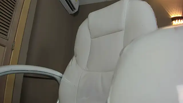 Snapshot of _BunnyNaugthy chatting on October 31, 12:06 pm BunnyNaugthy online show from October 31, 12:06 pm